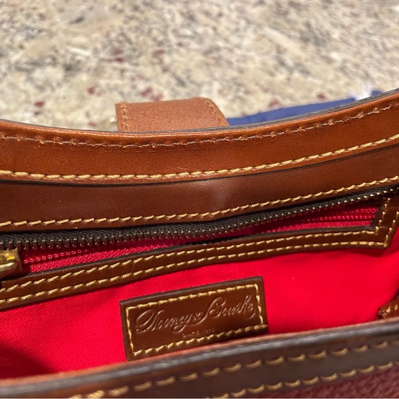 Dooney & Bourke pebbled leather handbag. - Picture 6 of 8